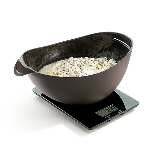 Kit Panera Pesa, amasa y hornea tu pan casero en un solo recipiente.