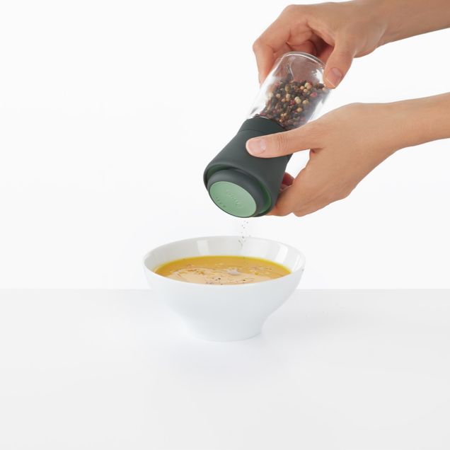 Salt and Pepper Mill Brighten up and add flavor to your preparations!