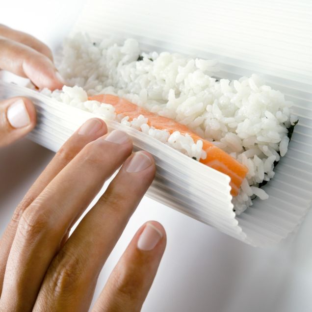 Makisu Roll your maki sushi in an easy and hygienic way.