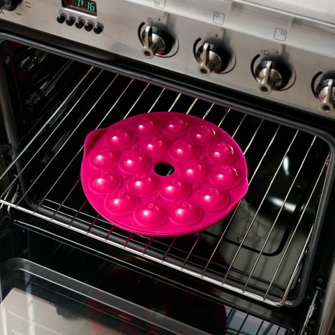 Cake Pop Mold Silicone mold to prepare 18 perfect cake pops.