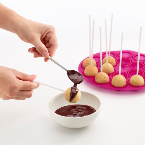 Cake Pop Mold Silicone mold to prepare 18 perfect cake pops.