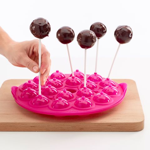 Cake Pop Mold Silicone mold to prepare 18 perfect cake pops.