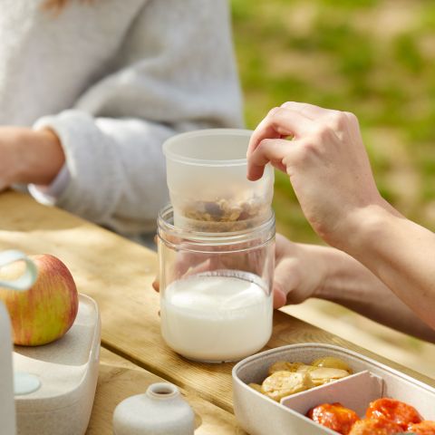 Jar To Go Organic 14 oz with Spoon Enjoy your snacks on the go!