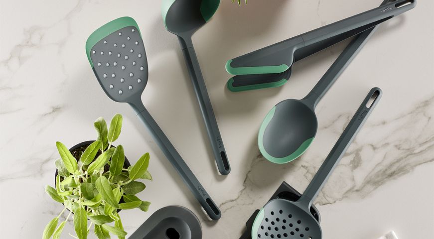 Set de 5 ustensiles de cuisine anti-rayures Découvrez le coffret de 5 ustensiles indispensables anti-rayures !