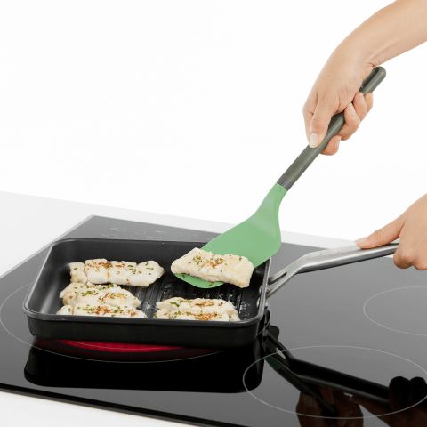 Flexible Plain Spatula Ideal for serving and portioning!