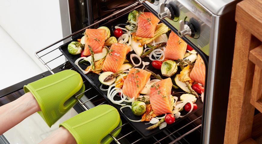 Pinza Silicona Cocina Guante de cocina o guante de horno de silicona para sujetar utensilios calientes.