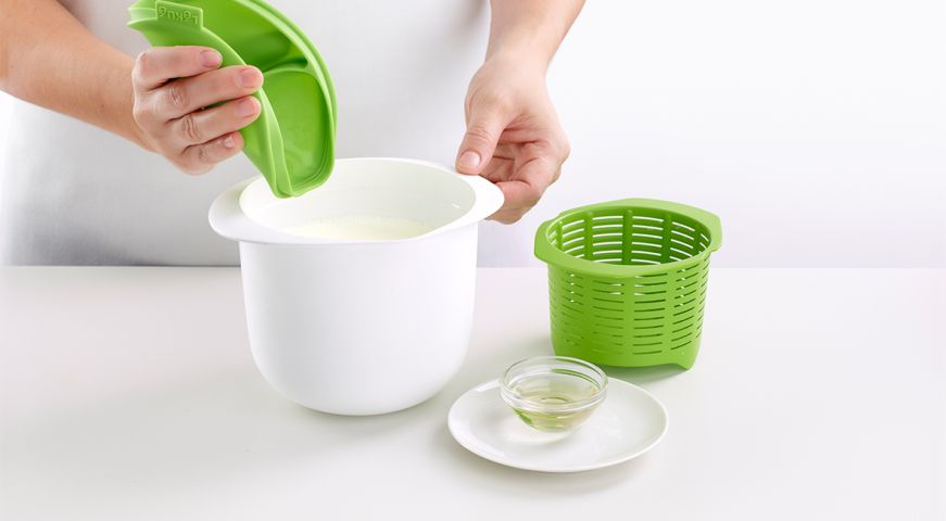 Cheese Maker Surprise yourself by making your own home-made fresh cheese