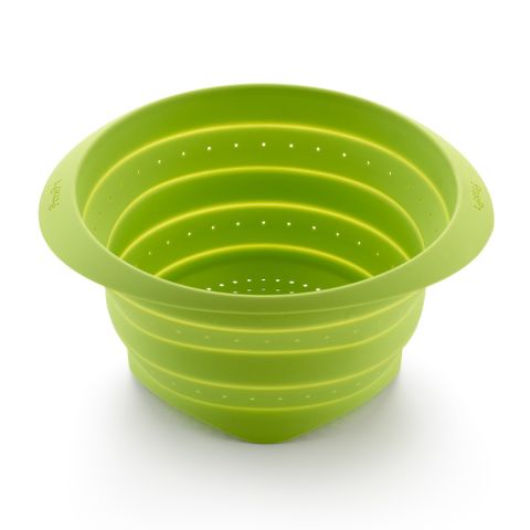 Collapsible Colander, Ø 9.1 in It strains, drains and saves space.
