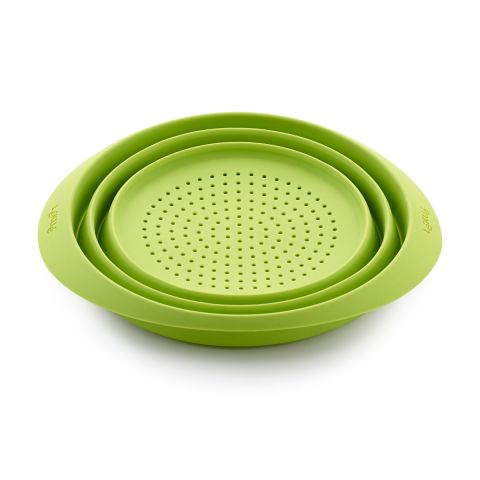 Collapsible Colander, Ø 9.1 in It strains, drains and saves space.