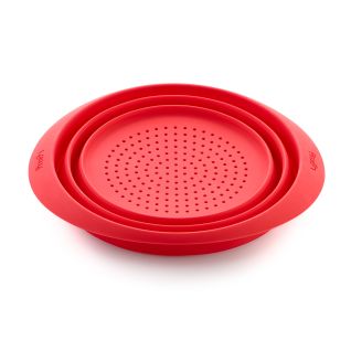 Collapsible Colander, Ø 9.1 in It strains, drains and saves space.