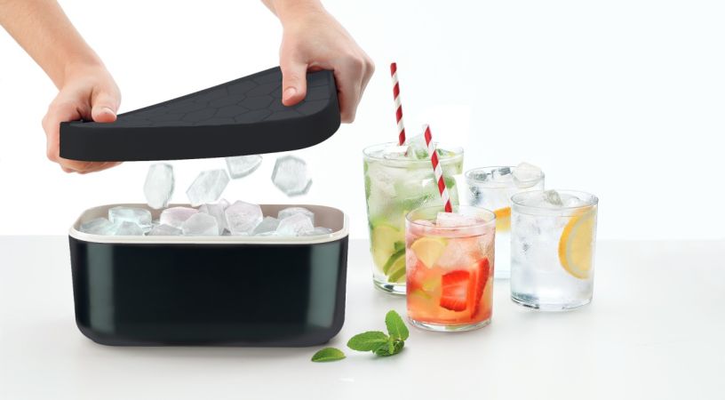 Ice Box Ice cube tray to make and storage ice cubes