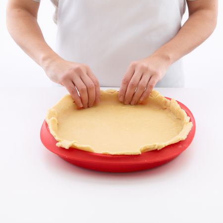 Quiche Pan ø 28 cm with ceramic plate Bake and remove your quiches from the mould with no hassle.