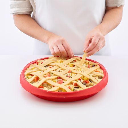 Quiche Pan ø 28 cm with ceramic plate Bake and remove your quiches from the mould with no hassle.