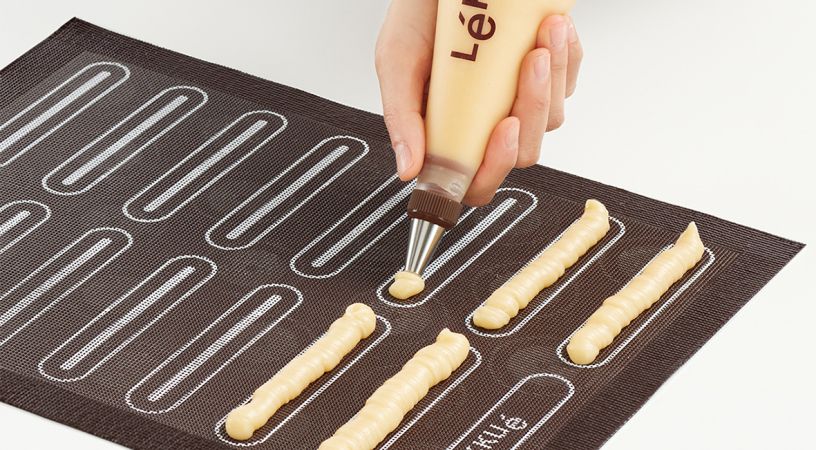 Microperforated Baking Mat, 40 x 30 cm For a perfect even and crispy baking!