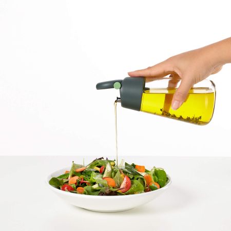 Oil Dispenser Dress your dishes with added control!