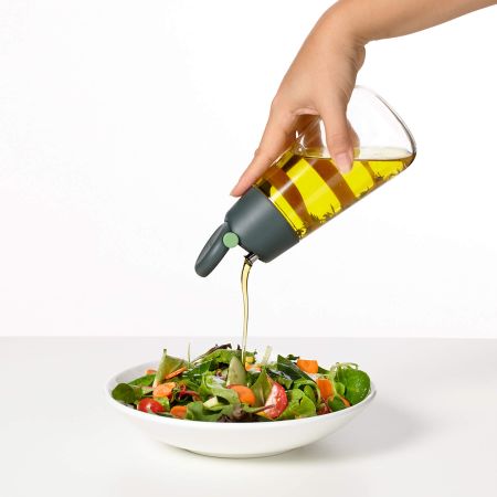 Oil Dispenser Dress your dishes with added control!