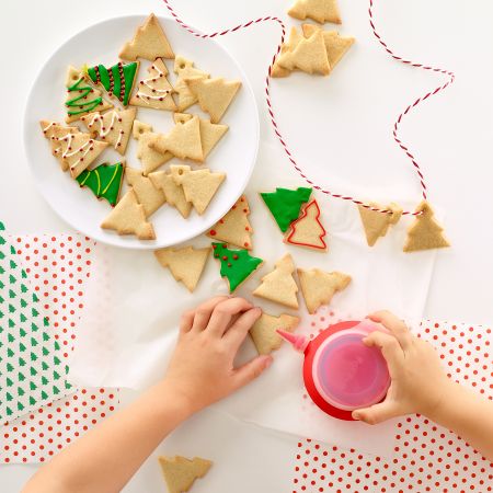 Christmas tree cookie cutter 19 Christmas tree-shaped cookies in a single mould.