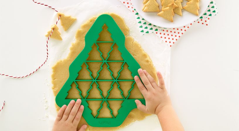 Christmas tree cookie cutter 19 Christmas tree-shaped cookies in a single mould.