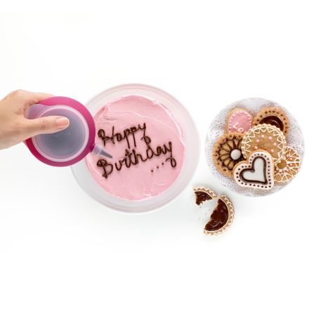 Decopen with 4 Nozzles Prettier desserts and savoury dishes with your decorating pen.