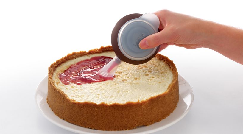 Decopen with 4 Nozzles Prettier desserts and savoury dishes with your decorating pen.