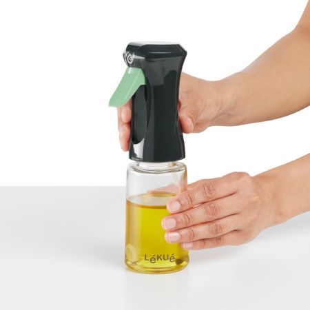 Oil Sprayer Healthier dishes with just the right amount of oil!