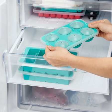 XL Square Ice Cube Tray Long-lasting coolness for your drinks!