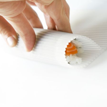 Makisu Roulez vos maki sushi de manière simple et hygiénique.
