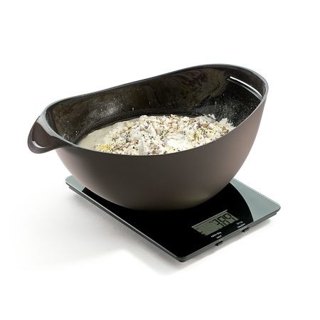 Bread Maker Kit Weigh, knead and bake your home-made bread in a single container.