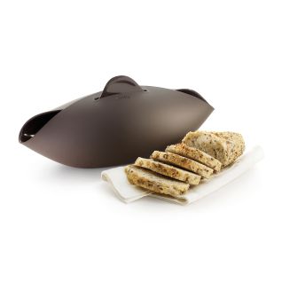 Bread Maker Enjoy the taste and smell of traditional homemade bread.