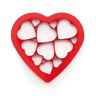 Cookie Puzzle Corazón 12 galletas con forma de corazón de un solo corte sobre la masa.