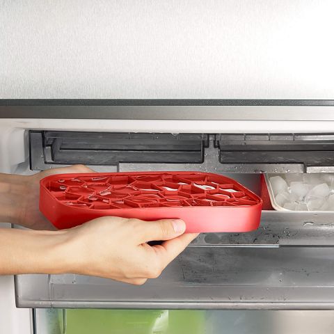 Ice Box Ice cube tray to make and store ice cubes