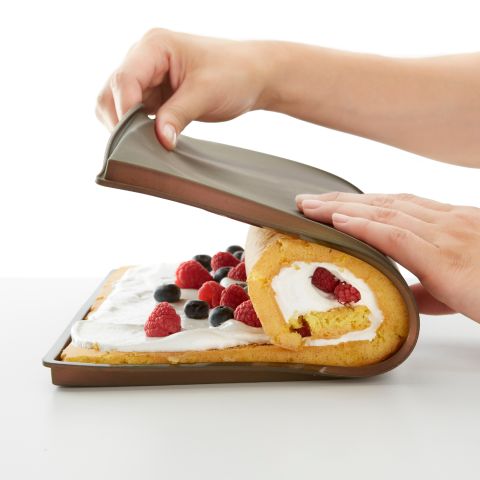 Tapis De Four À Rebord 40X30Cm Une feuille qui facilite la préparation de plats roulés.