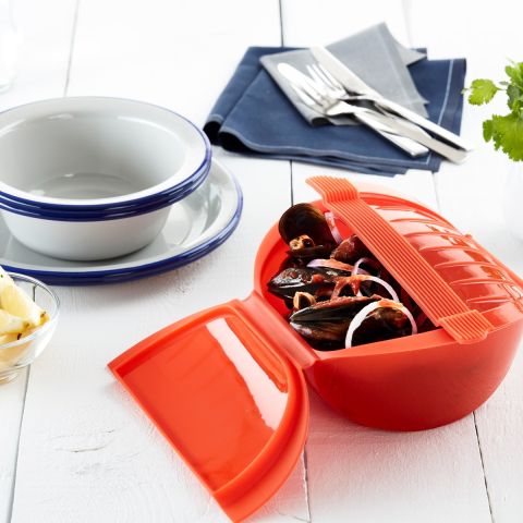 Deep Microwave Steam Cooker 3-4 p. Easily steam large veggies and soups in your microwave!