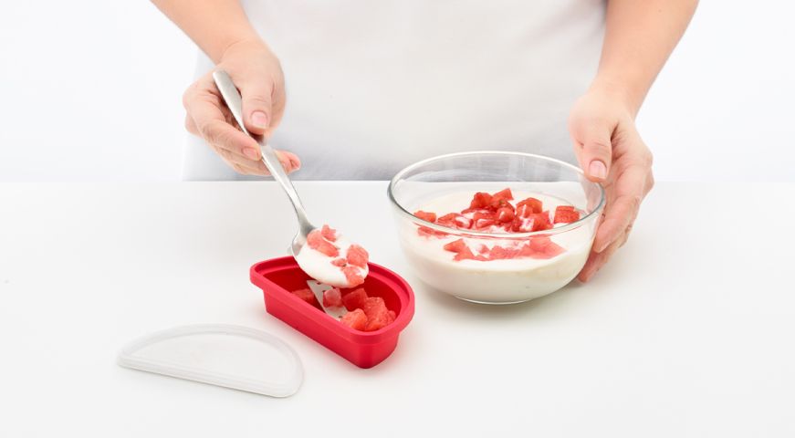 Frutas tropicales heladas ¡Disfruta preparando helado con divertidas formas de frutas tropicales!