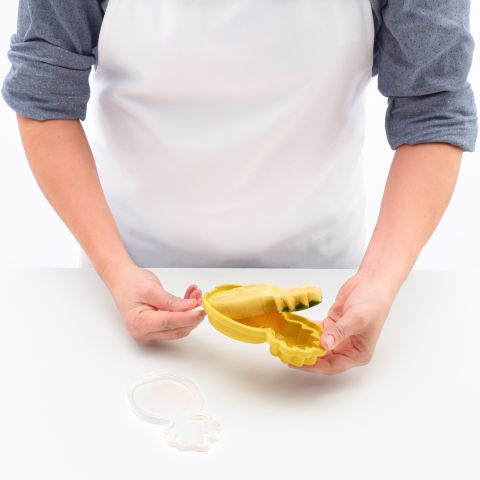 Frutas tropicales heladas ¡Disfruta preparando helado con divertidas formas de frutas tropicales!