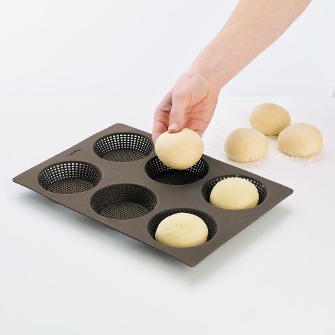 Roll Bread Prepare seis panecillos en la misma tanda de horneado.