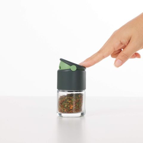 Set of 4 Spice shakers Spices always on hand!