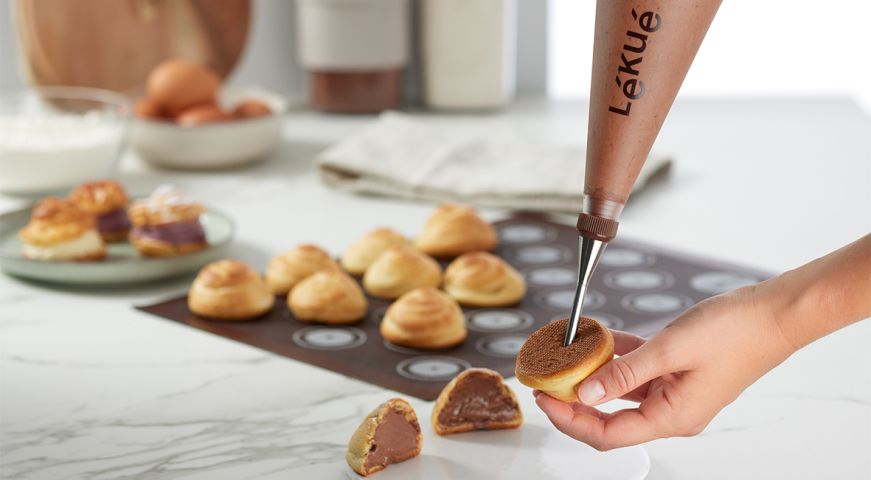 Reusable Piping Bag Kit Prepare your desserts like an expert pastry chef while using less plastic!