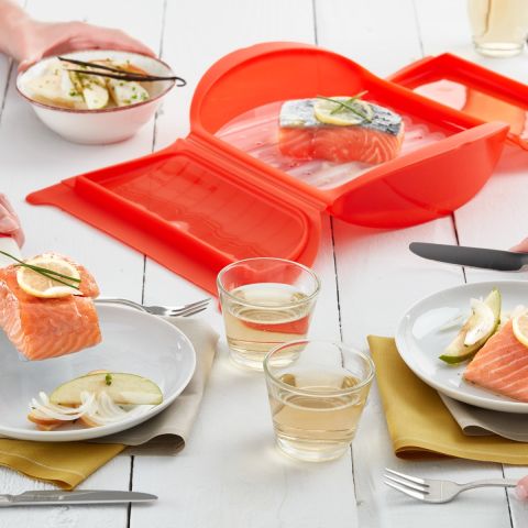 Microwave Steam Cooker With Tray & 10 Minute Cookbook, 3-4 Servings Healthy recipes in 10 minutes!