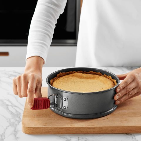 Non-Stick Springform, ø20 cm Perfect baking for your delicate cakes!