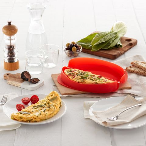 Omelet Maker Quick and easy omelets in the microwave!