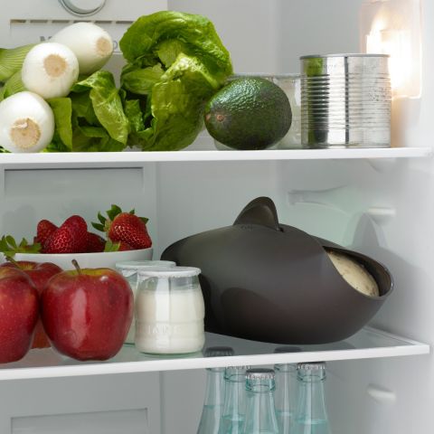 Kit Panera Pesa, amasa y hornea tu pan casero en un solo recipiente.