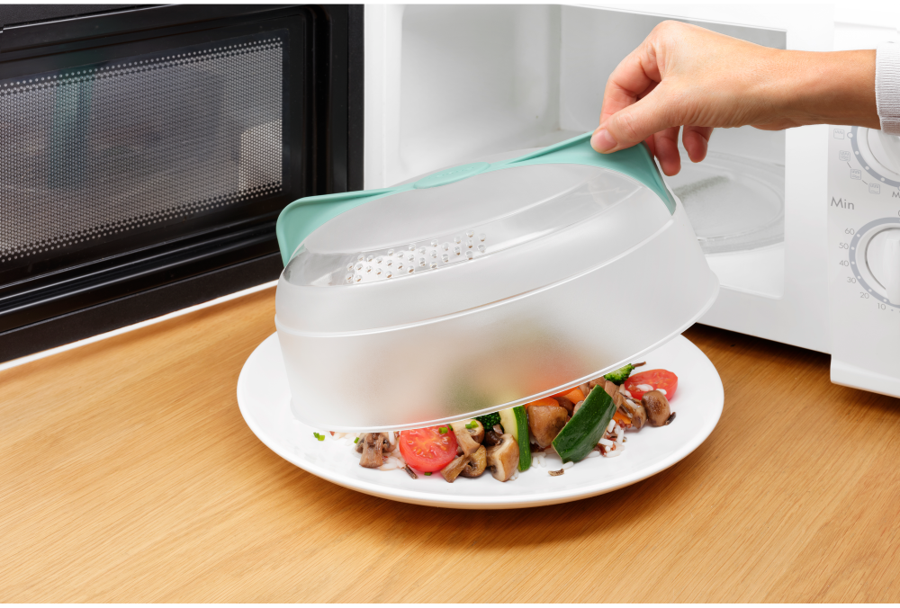 Microwave Plate Cover Effortless handling from any angle!