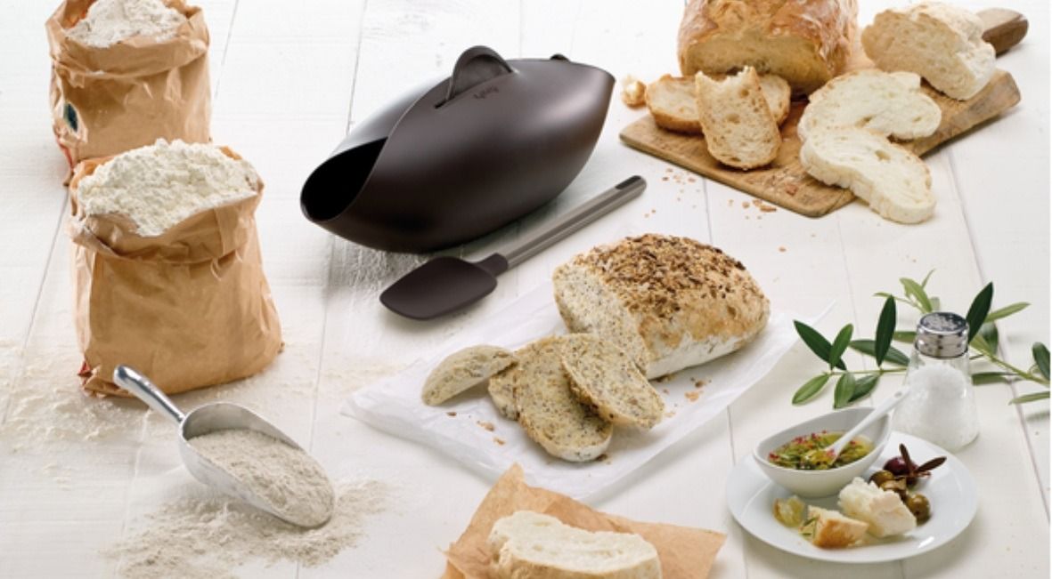 Kit Panera Pesa, amasa y hornea tu pan casero en un solo recipiente.