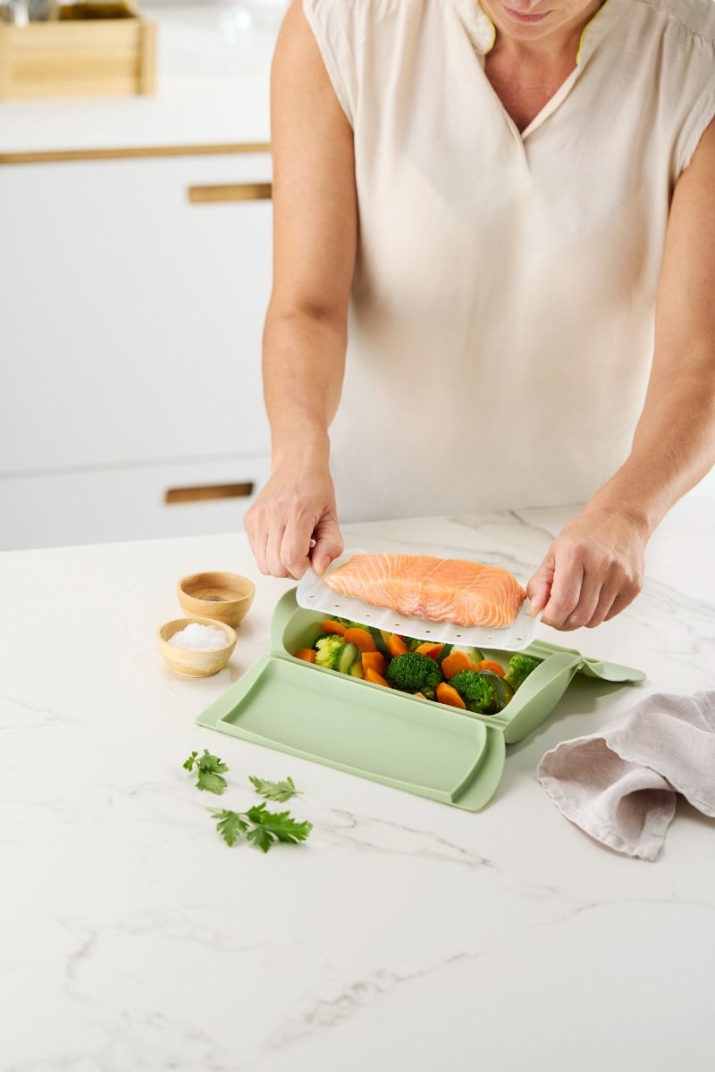 Estuche de vapor con bandeja y libro de recetas, 2p, Español ¡Salmón sabroso en 2 minutos!