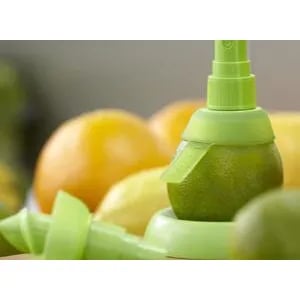 Gin & tonic with a touch of lime