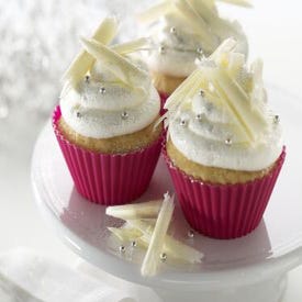 Vanilla and white chocolate cupcakes