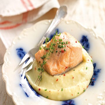 Salmon flavored with vanilla and applesauce